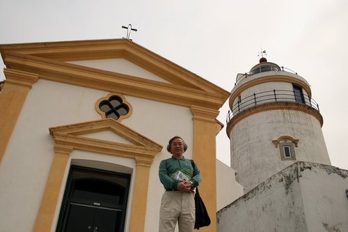 Macau 2009---05-03-02 (WH-23) Guia Fortress - Guia Chapel & Guia Lighthouse.jpg
