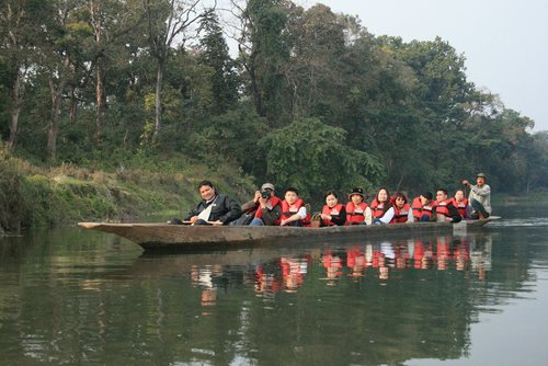 Nepal 2010---03_04-3 Riding canoes on Rapti River.jpg
