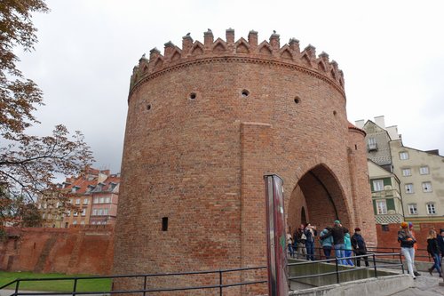 Poland 2016---D03-05-01-The gate of Warsaw Old Town.jpg