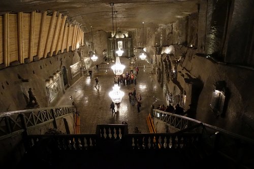 Poland 2016---D04-06-01-A surprising church with a large open space sculptured from a salt mine.jpg