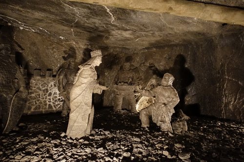 Poland 2016---D04-06-02-An example of salt mine sculpture.jpg