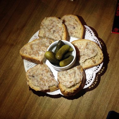 Poland 2016---D06-03-01-Bread with pork lard we had in a restaurant in Zakopane.jpg