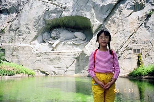 Switzerland 1998---Lion Monument in Lucerne in memory of 800 Swiss soldiers.jpg