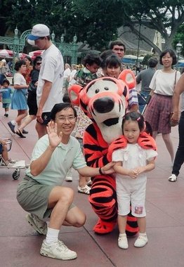 USA 1993---Disney tiger 'Tigger' likes us in Disneyland in Los Angelos.jpg