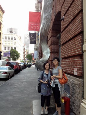 USA 2013 --- D04-02-02_Strolling in the SoHo area.jpg