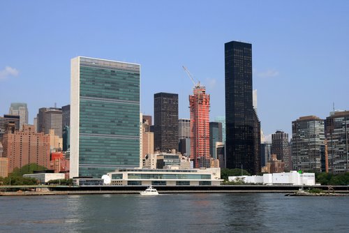 USA 2013 --- D07-06-02_The United Nations Building seen during river cruise.jpg