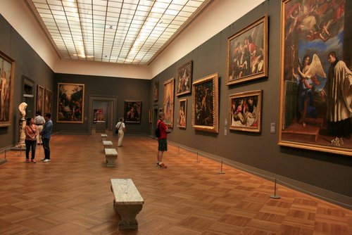 USA 2013 --- D09-17-06c_In an exhibiton room in the MET.jpg