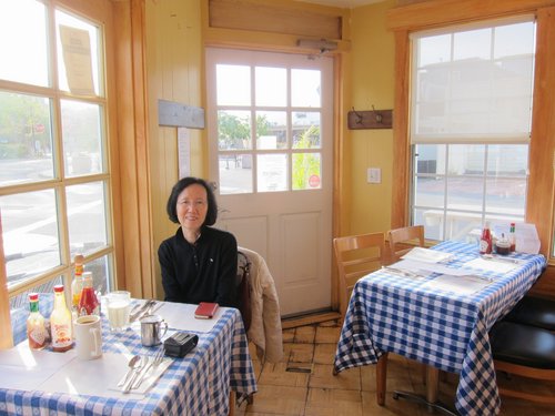 USA 2015 --- D02-01-01_Tiburon - Having breakfast in New Morning Cafe .JPG