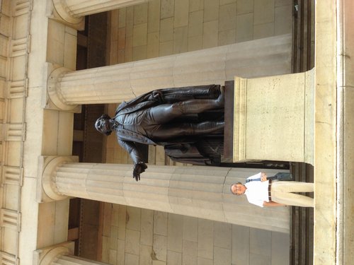 USA 2015 --- D08-02-02_NY - A shot besides the George Washington Statue in front of Federal Hall.JPG