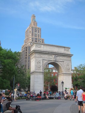 USA 2015 --- D08-05-01_NY - An arch in Washington Square Park.JPG