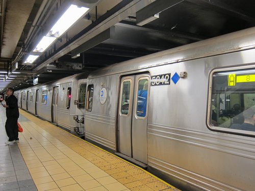 USA 2015 --- D08-07-01_NY - The subway train of New York.jpg
